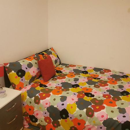Lovely Spacious Room Near Train Station And University Dallington  Luaran gambar
