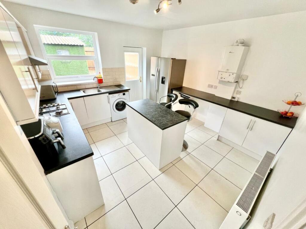 Lovely Spacious Room Near Train Station And University Dallington  Luaran gambar