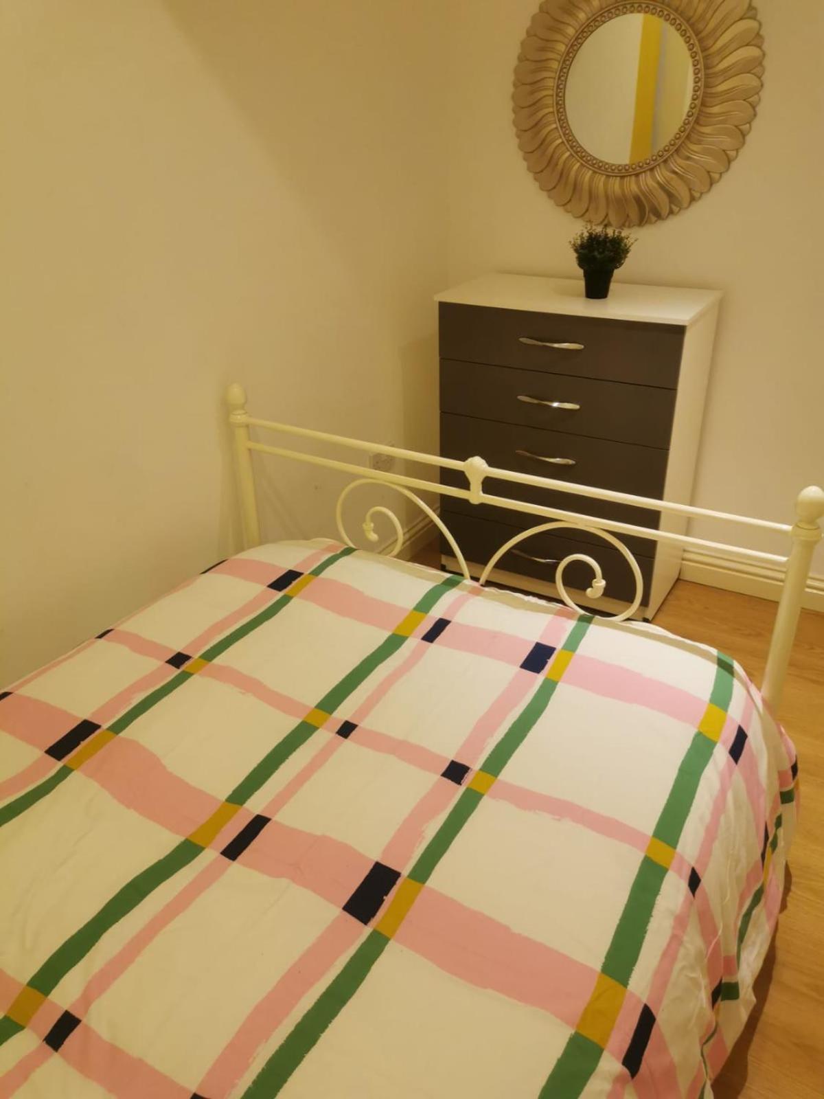 Lovely Spacious Room Near Train Station And University Dallington  Luaran gambar